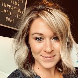 Meet your Posher, Whitney